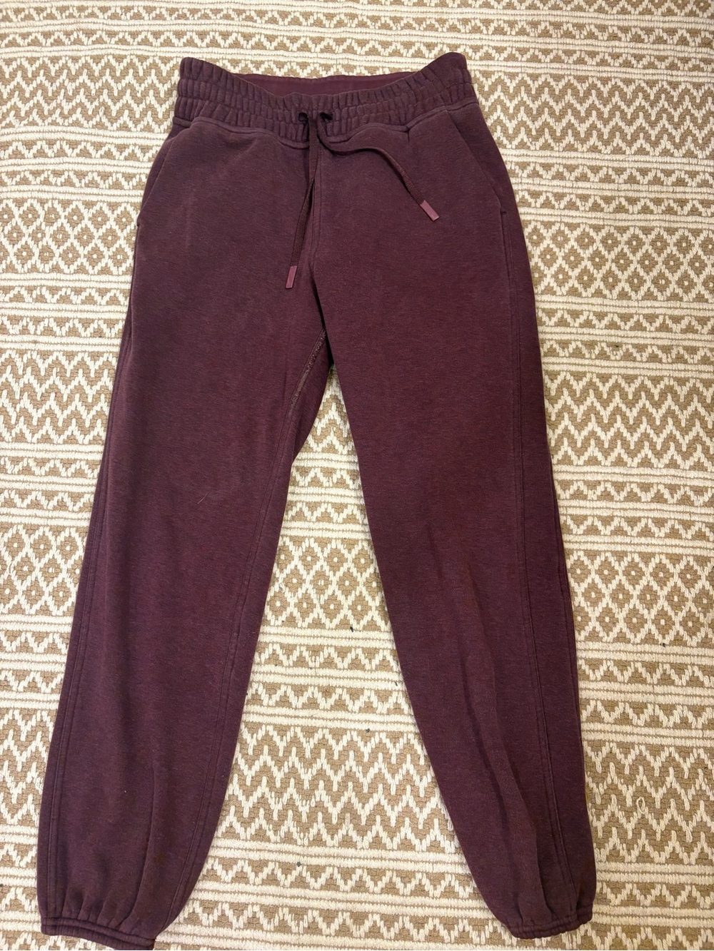 Lululemon Women’s Jogger Scuba Plum Purple Size 4 Athletic Lounge Pants
